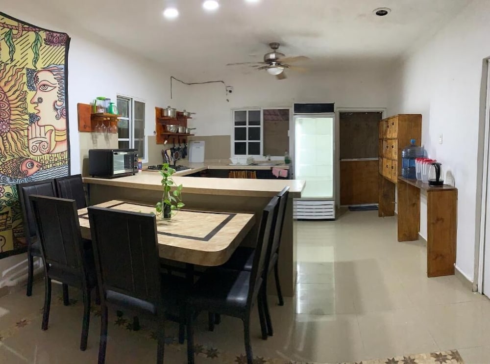 Kin Hostal and Camping