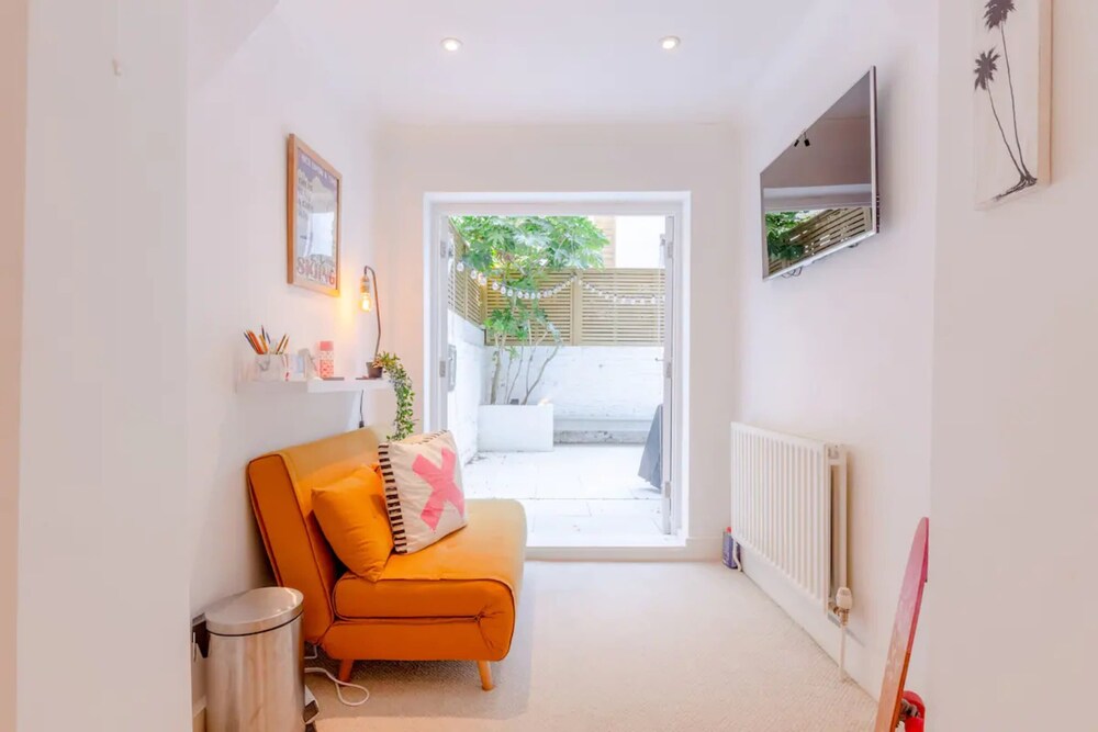 Stylish 1 Bedroom Apartment in Pimlico With Lovely Garden