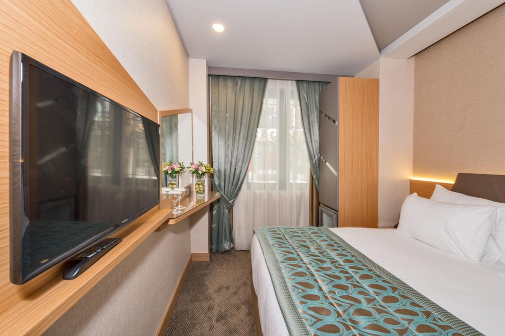 Genova Hotel - Image 41