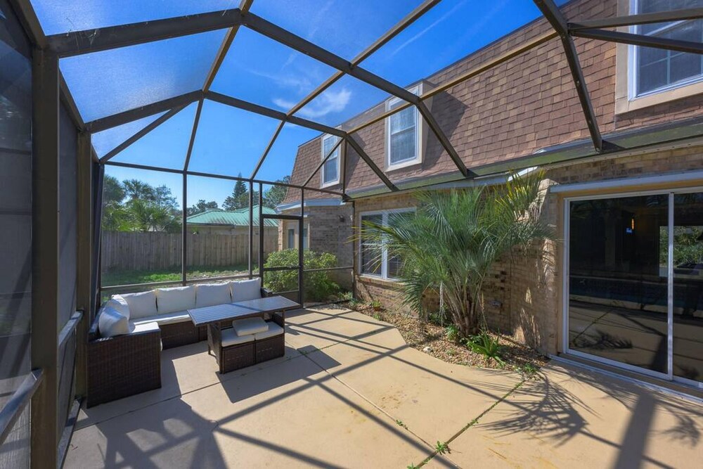 Enjoy Beautiful Ormond Beach 4BR Apt Wifi Pool