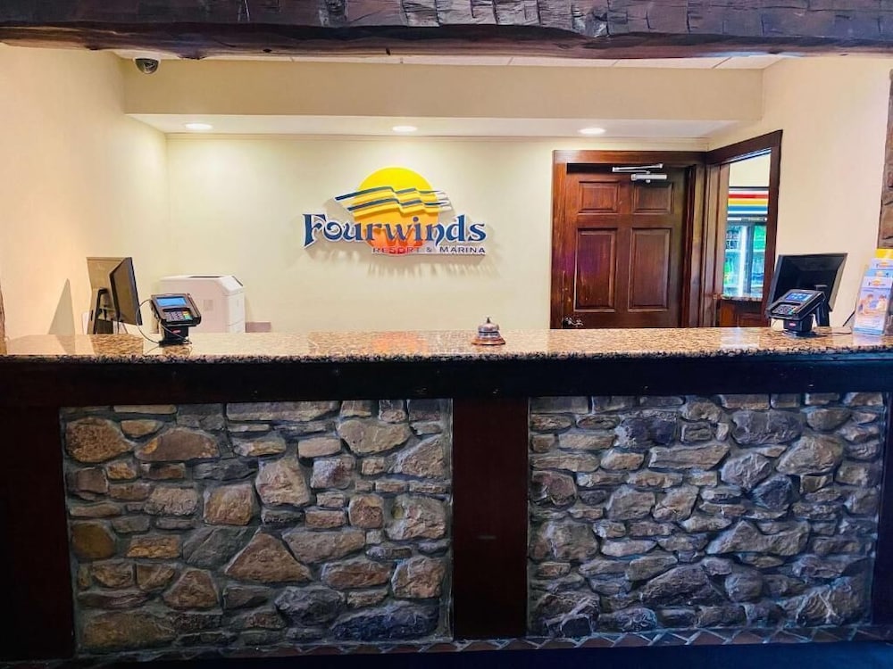 Bloomington Vacations - Fourwinds Lakeside Inn  Marina - Property Image 2