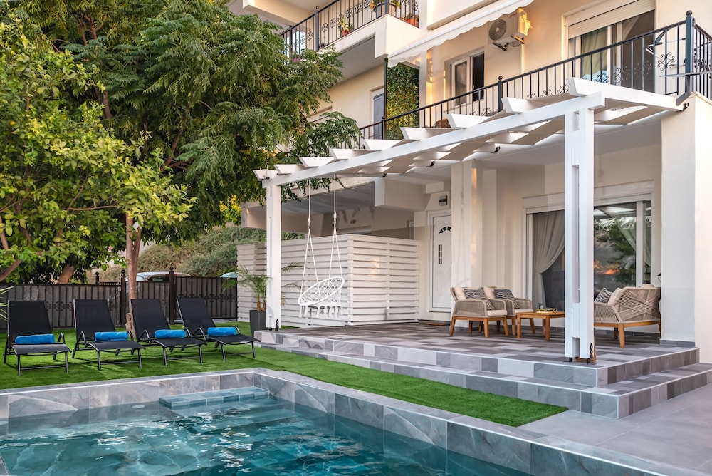 Paradissia Luxe Villa With Private Swimming Pool