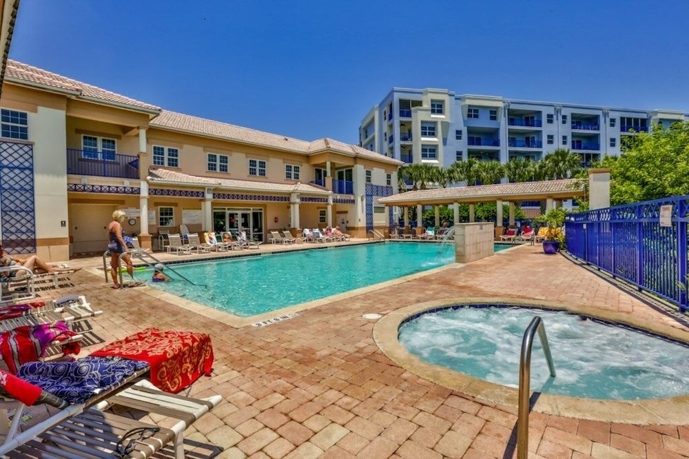 Kid Friendly Condo With Pool, Basketball, Bocce, Hot Tub, And More! 3 Bedroom Condo