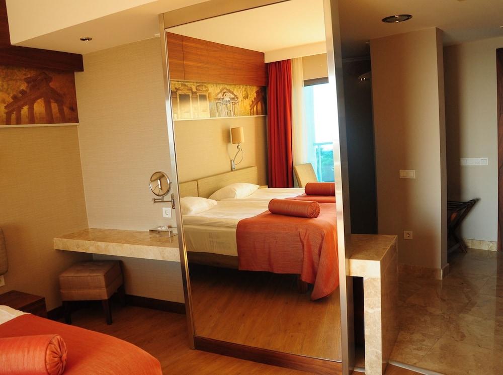 Commodore Elite Suites & Spa - All Inclusive - Adult Only