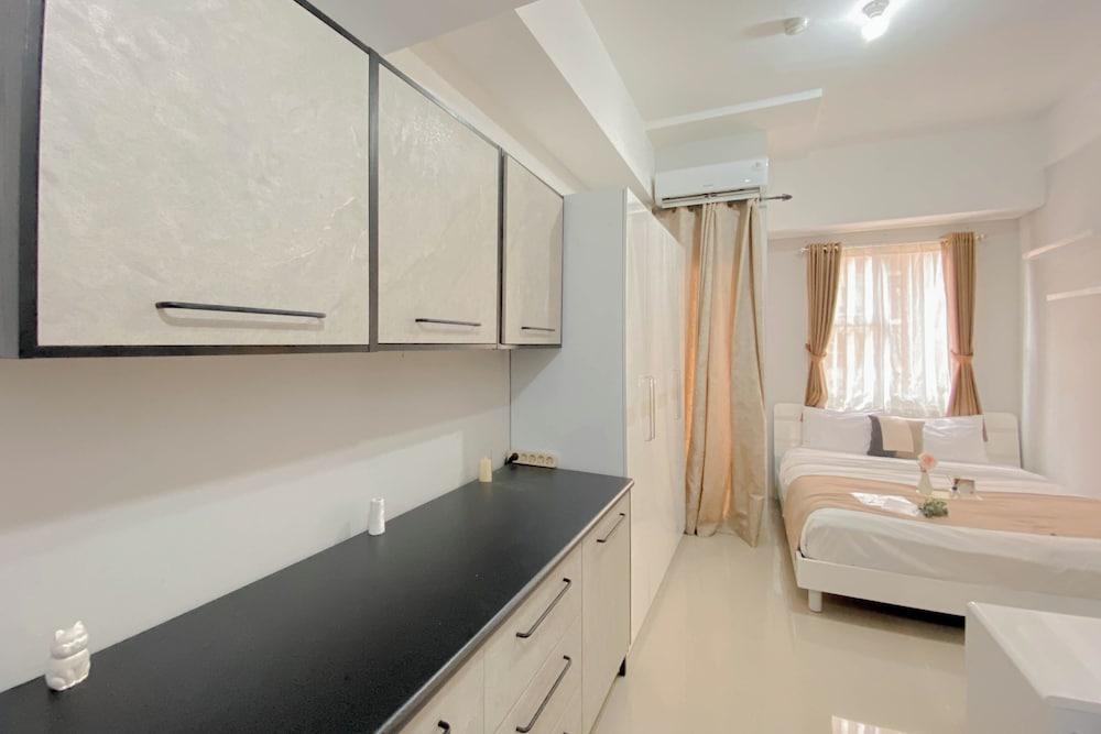Good And Warm Studio Transpark Juanda Bekasi Timur Apartment