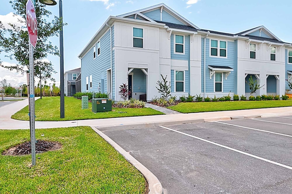 16101 Dream Home Perfect for Families Near Disney Water Parks