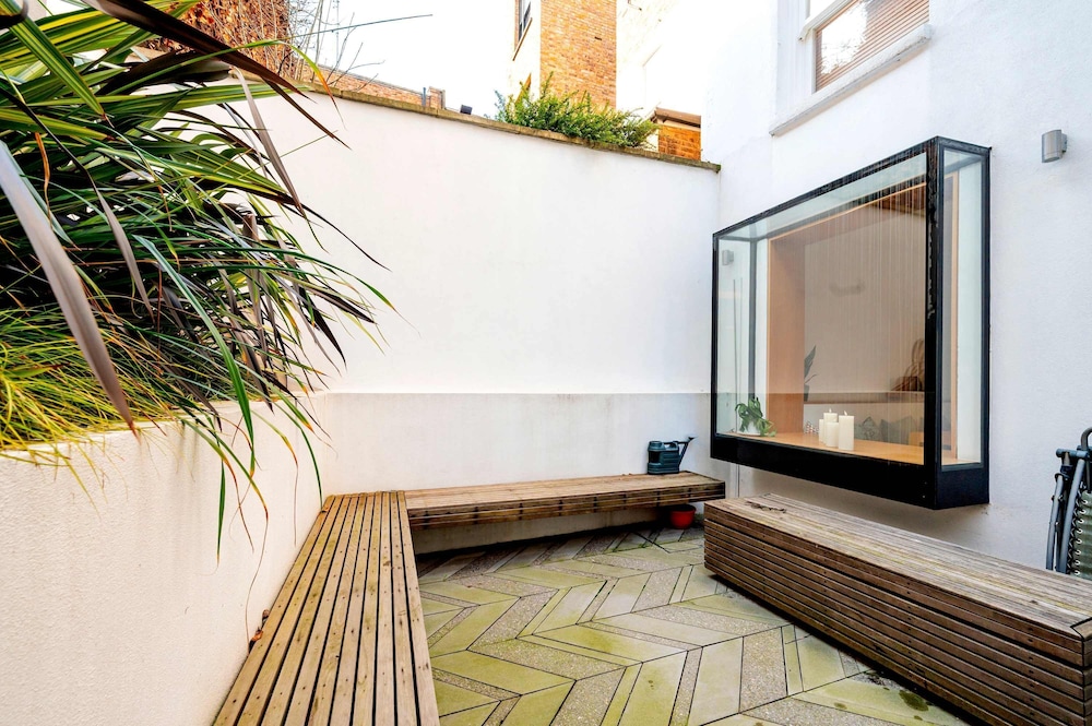 The Portobello Star - by Out of Office Lifestyle