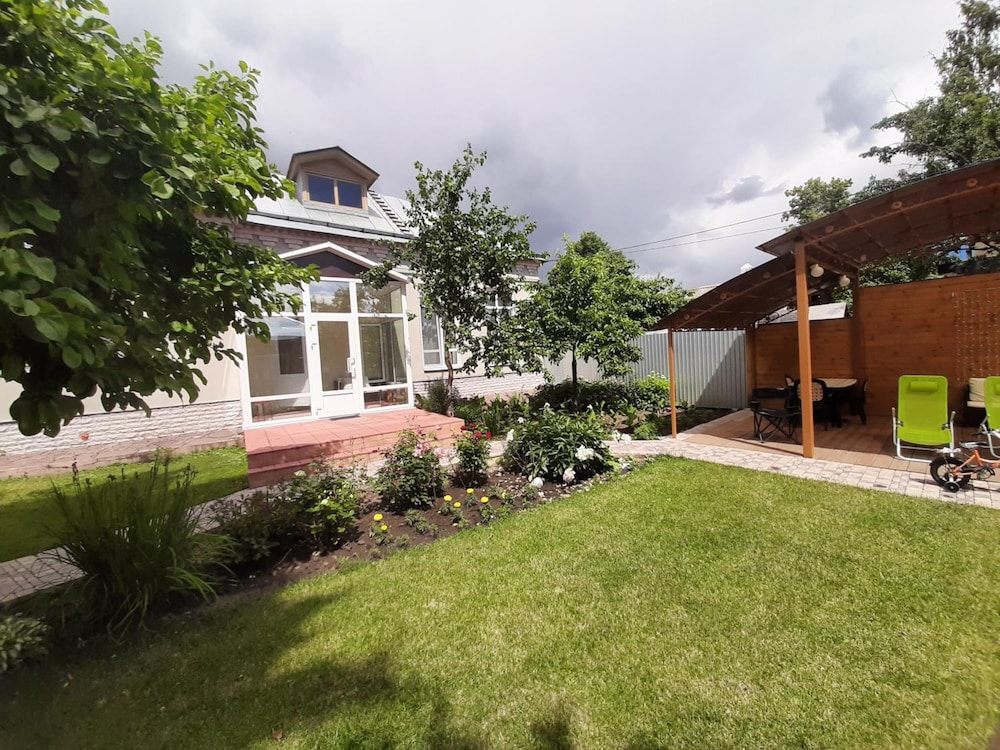Guesthouse on Kyzyl-armeyskaya