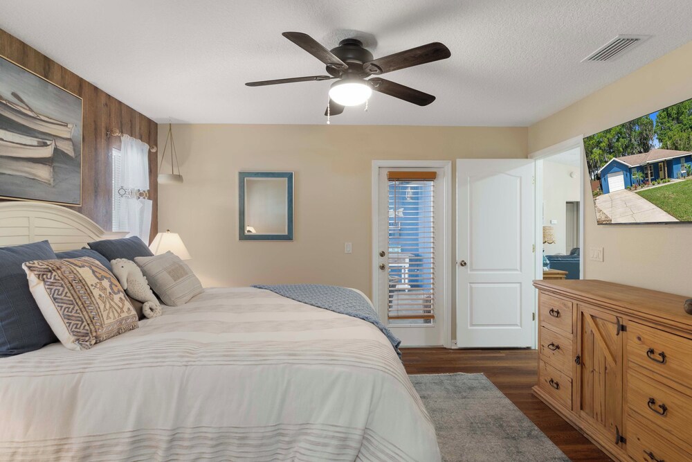 Welcoming Little Blue Lakehouse in Crystal River