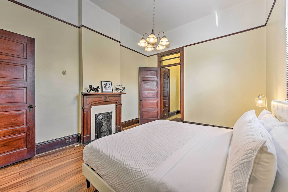 Charming New Orleans Home < 3 Mi to Bourbon St view 2