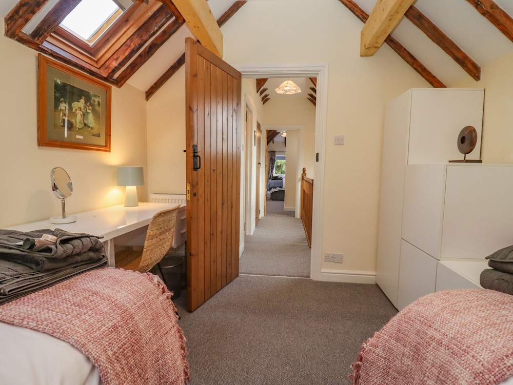 Holly Cottage