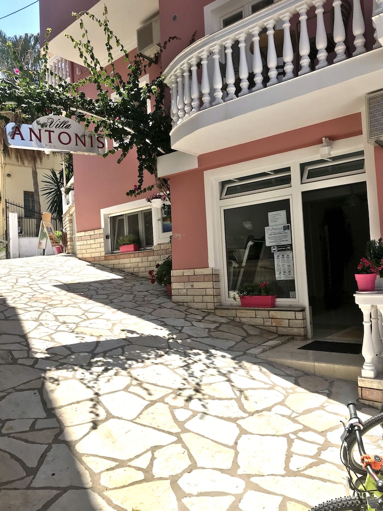 Villa Antonis