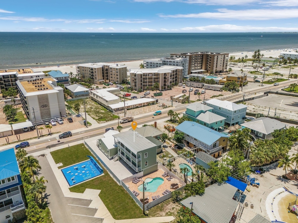 Coconut Sunsets A & B on Estero Blvd, 7 Bedroom Hom by RedAwning