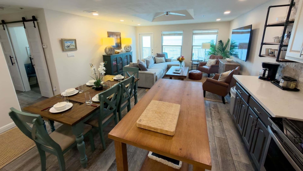 Penthouse Beachfront Views Renovated 4 Bedroom Condo