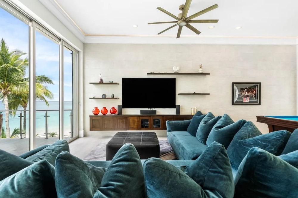 Trinity Villa in New Providence