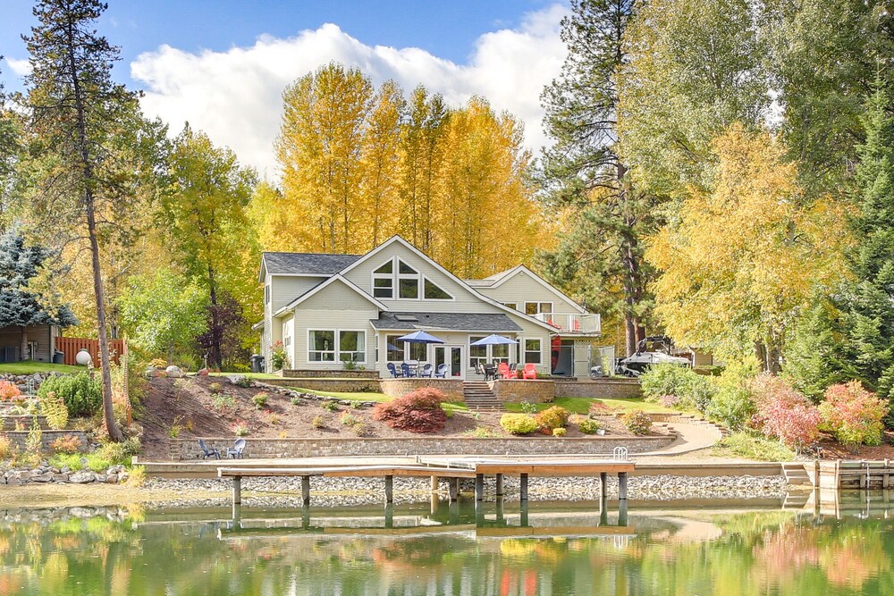 Expansive Waterfront Escape w/ Kayaks + Sups! view 5