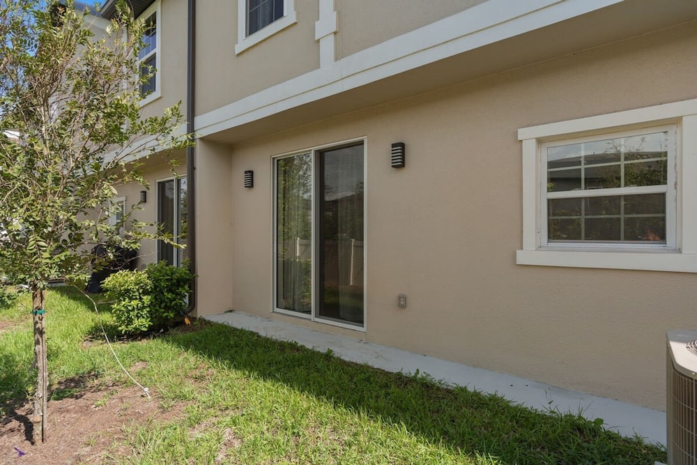 Super Cool- Sleeps 17 Newly Built Near Parks