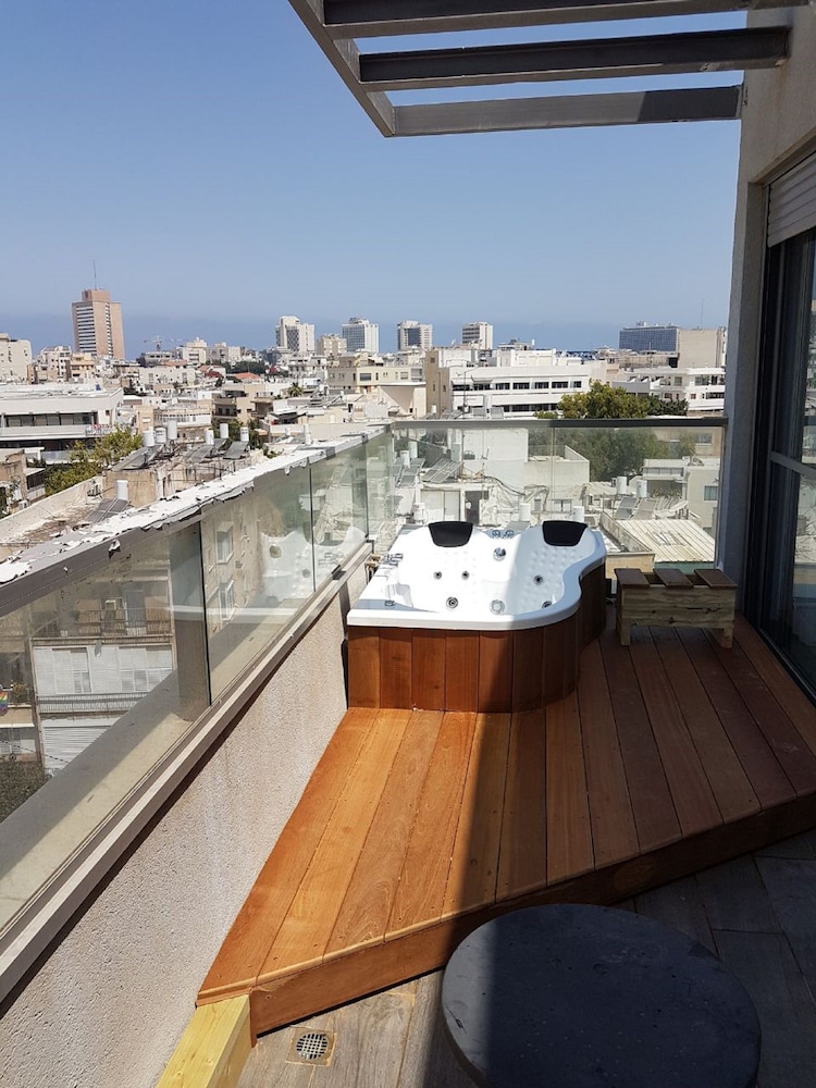 Luxury Apartment in Tel Aviv