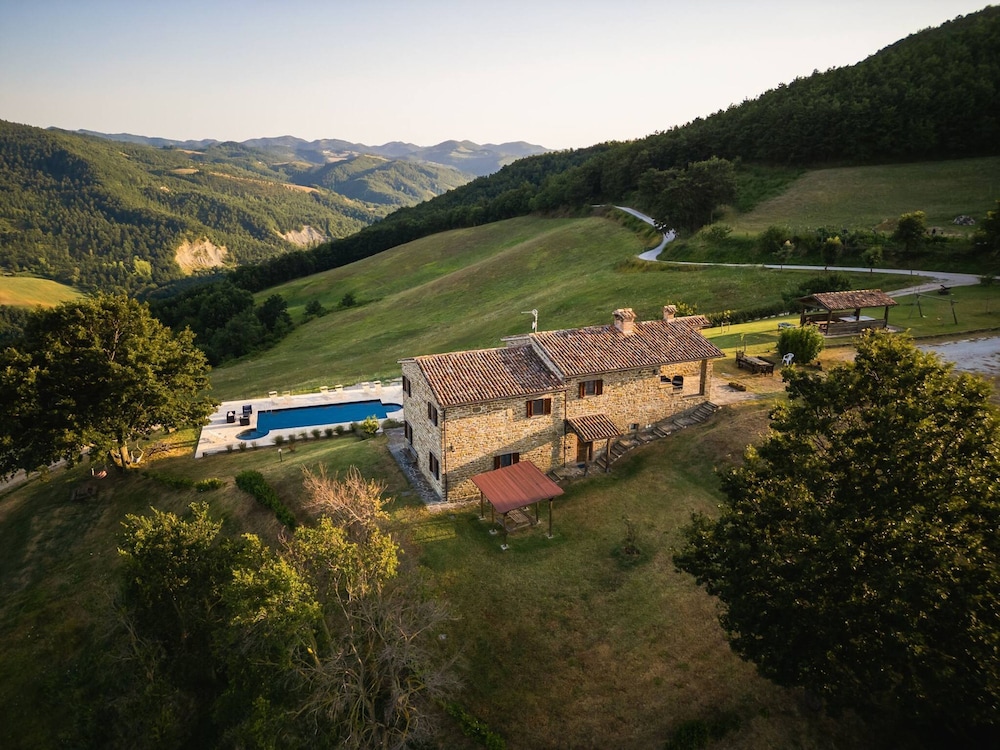 Ca Quattrocchi 10 3 by Marche Holiday Villas