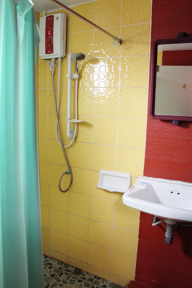 Baan Bua Homestay - Hostel