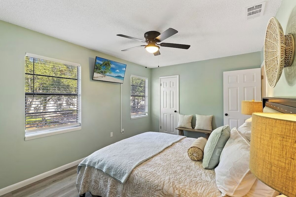 Hilton Head 3BR Retreat Pool, Dining & Shops