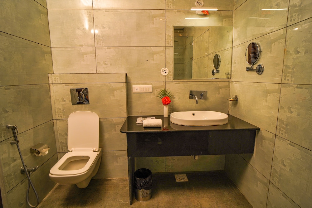 Photo 33