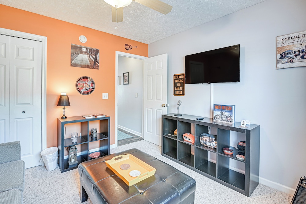 Patio, Yard & Lake Views: Home in Myrtle Beach!