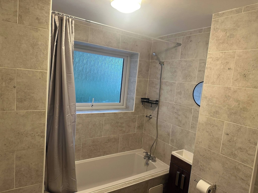 Willow House Sleeps 4 Family Travel Seaside Stay
