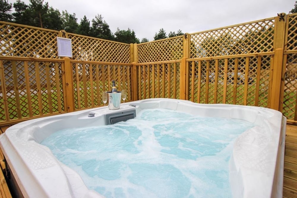Hollicarrs Long Lane Lodge view 4