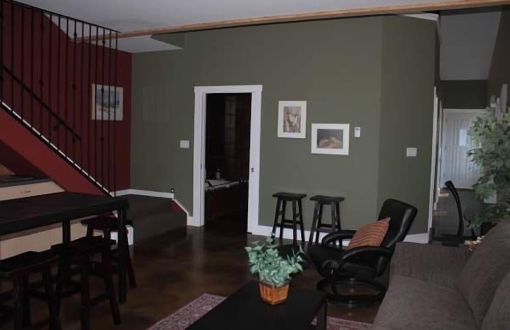 Crooked Tree Guest Suites