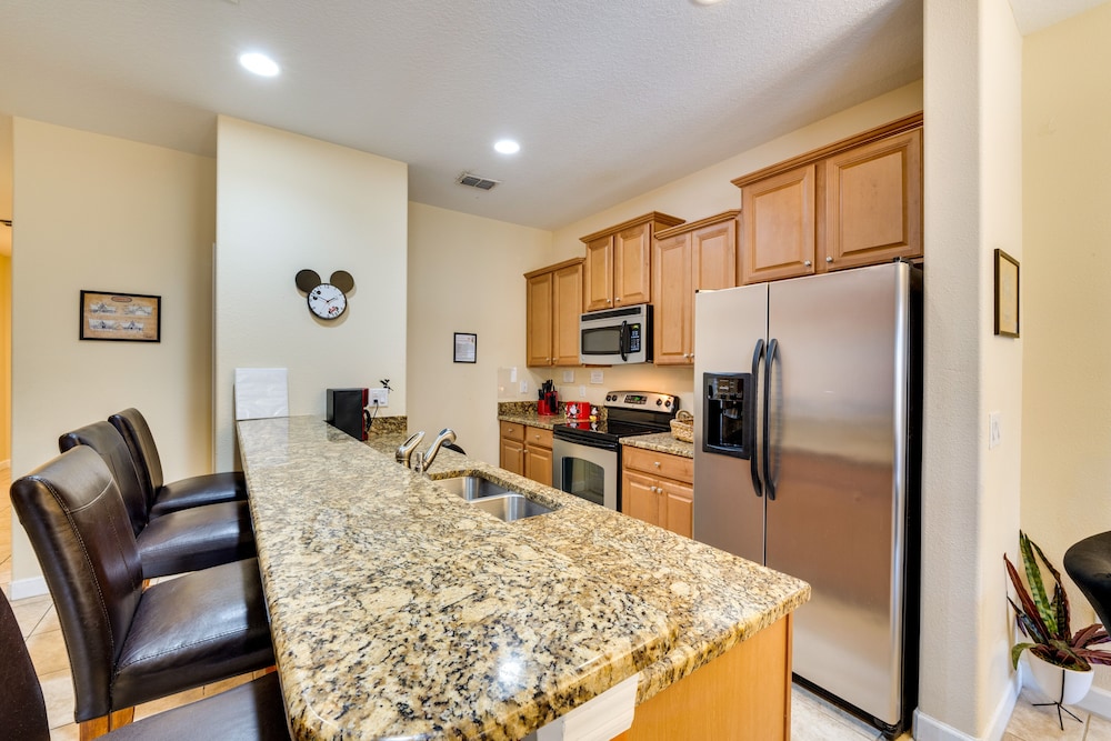~ 5 Mi to Disney Parks: Kissimmee Home w/ Pool!