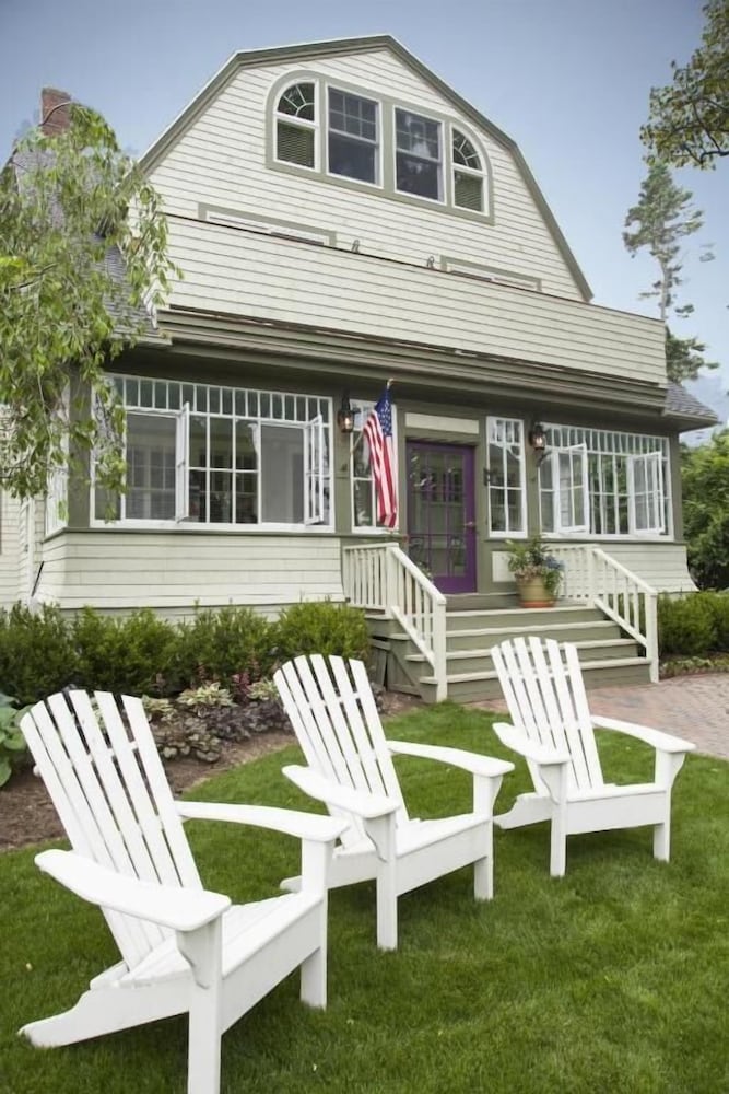 Inn on Shore Road