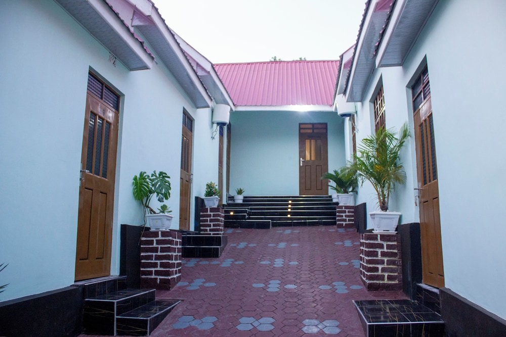 SANAWARI LODGE