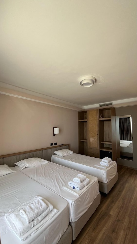 Whisky Green Coast Hotel & Apartments