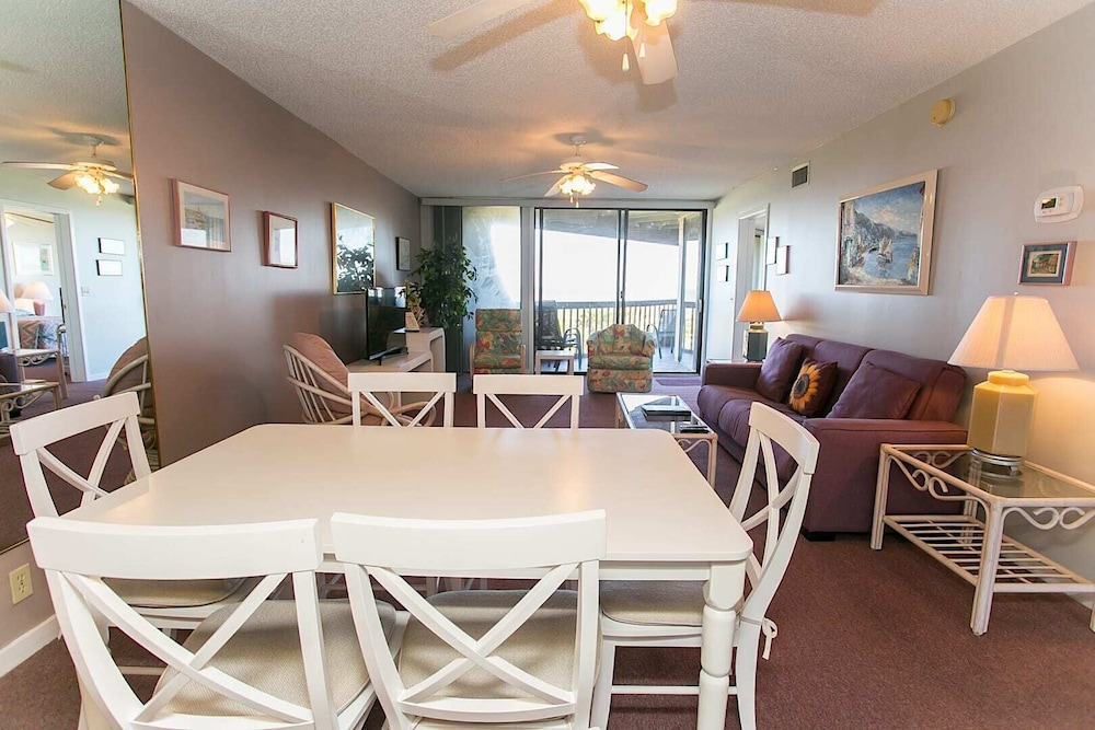 Oceanfront Luxury: 2BR Condo, St. Augustine