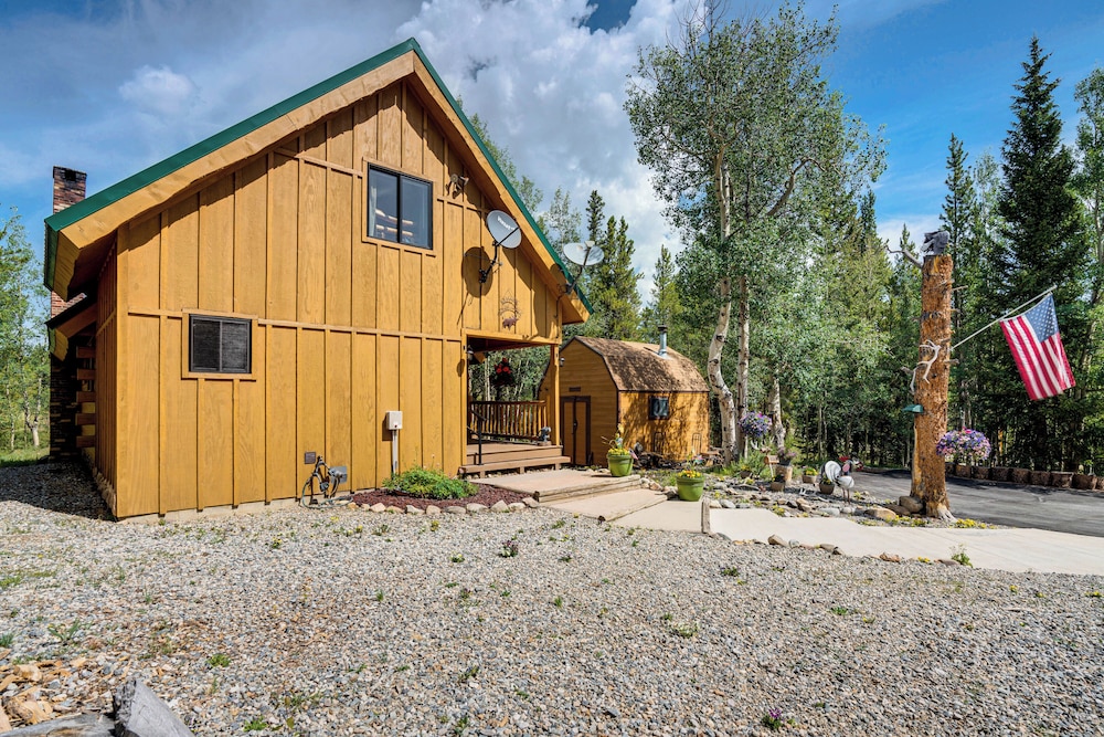 24str-00023 Fairplay Cabin w/ Hot Tub on 4 Acres!