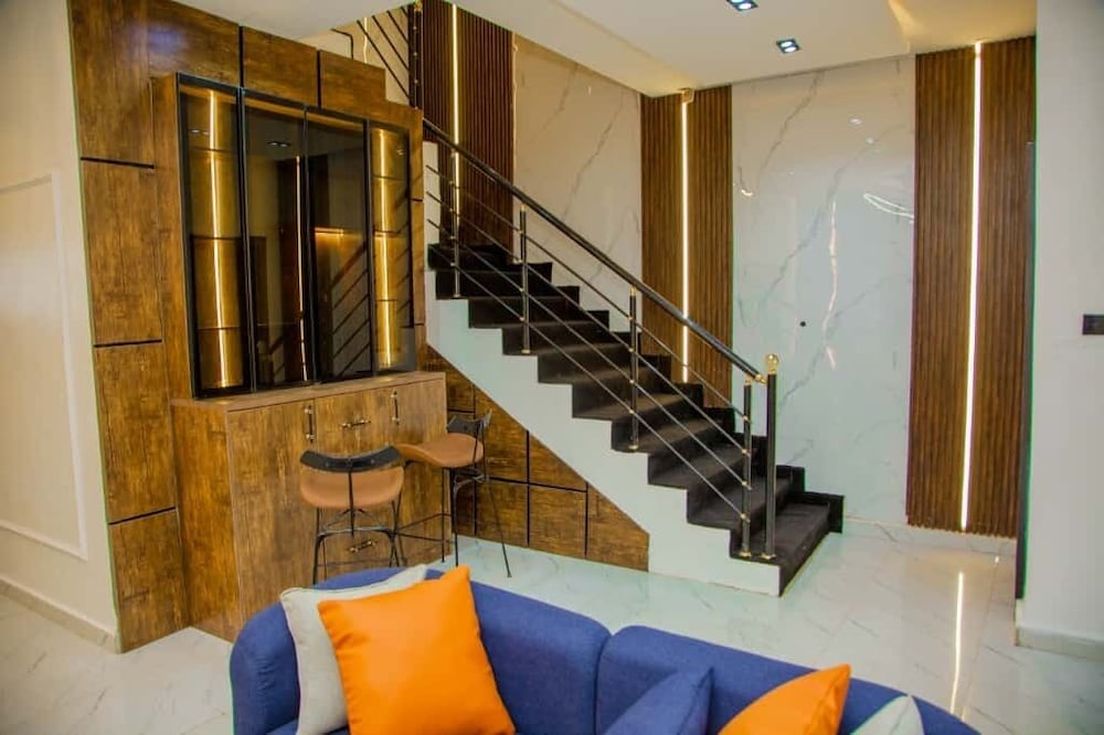 Aviv Luxury Homes