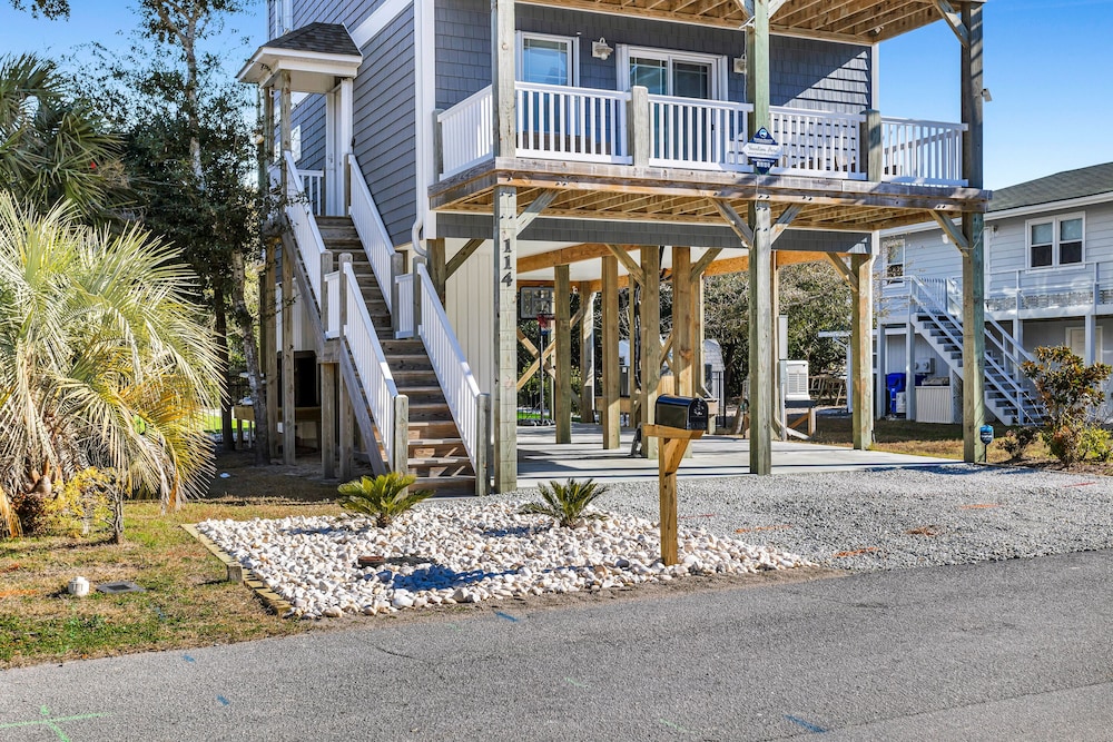 Across the Pond by Topsail Realty
