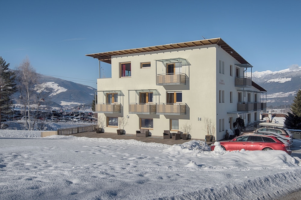 Garni Schorneck en Brunico