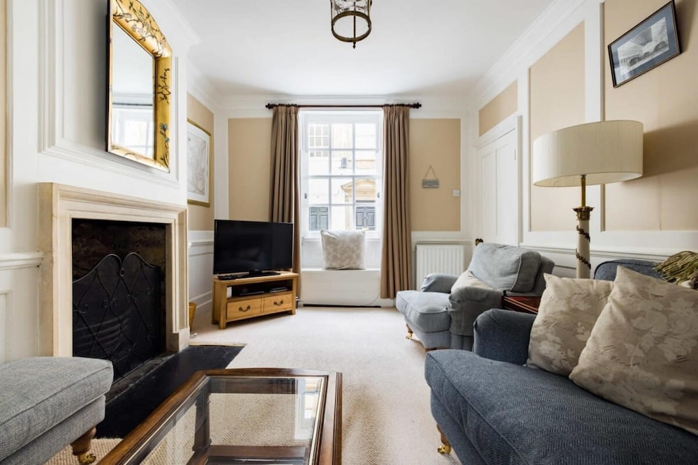 Spacious Homely Georgian Town House Central Bath