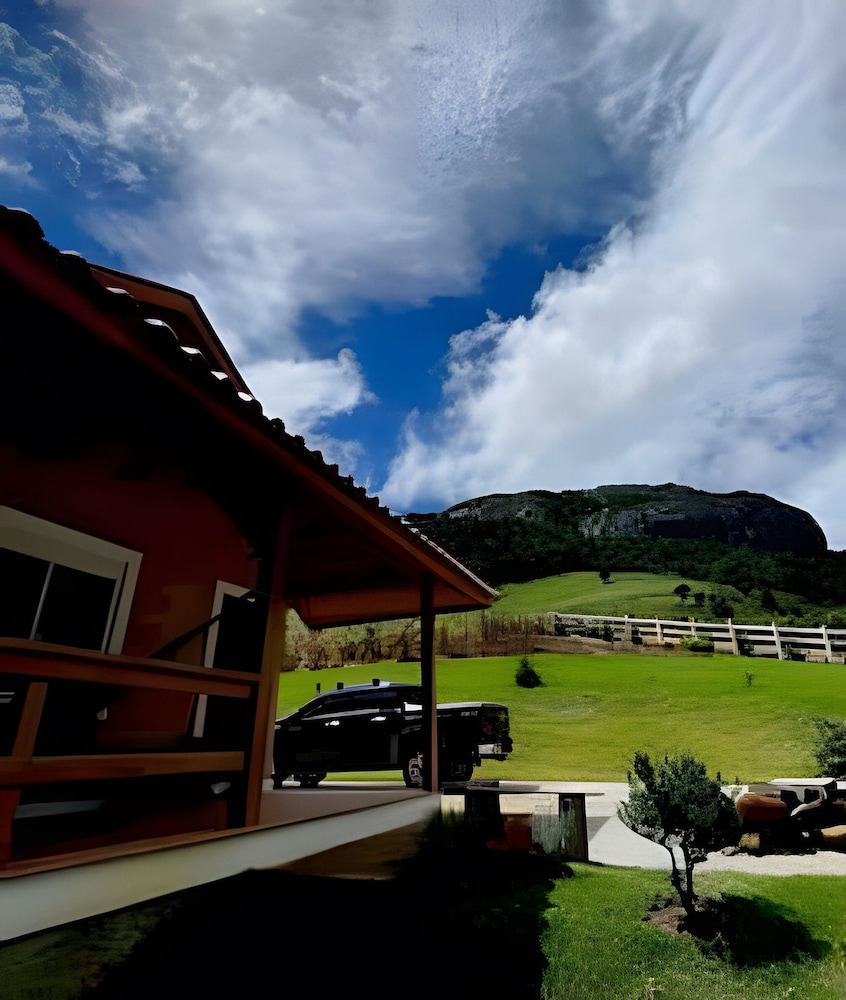 Espetacular casa em Gonçalves - MG 1