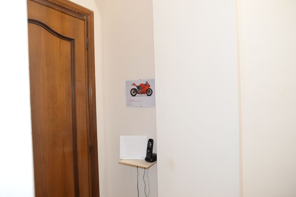 Room in Guest Room - Emilio's Home Triple Room in our Cozy and Comfortable Establishment