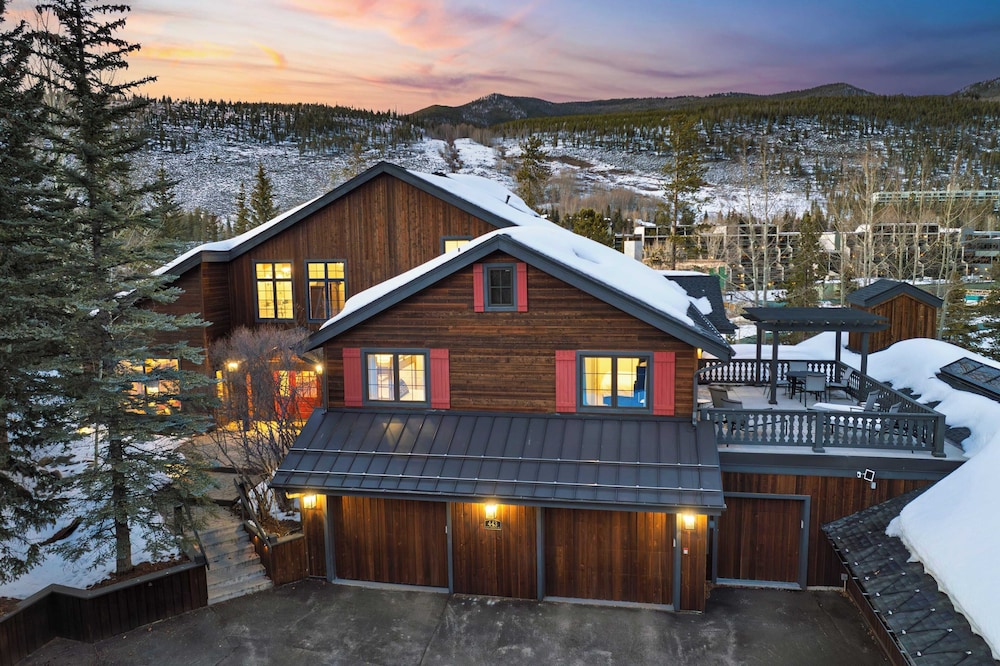 Luxury Mountain Estate w/ Indoor Pool, Gym & Hot Tub Near Keystone | Sleeps 19