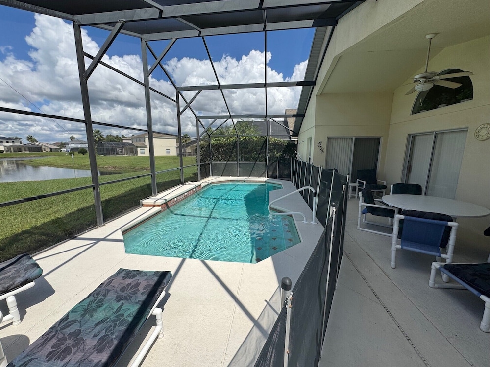 Sunset Villa Your Gateway to a Magical Florida Vacation! - Image 1