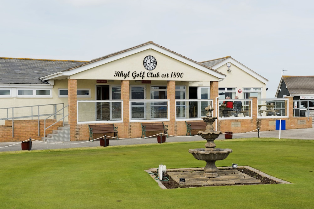 Premier Inn Rhyl Seafront 3