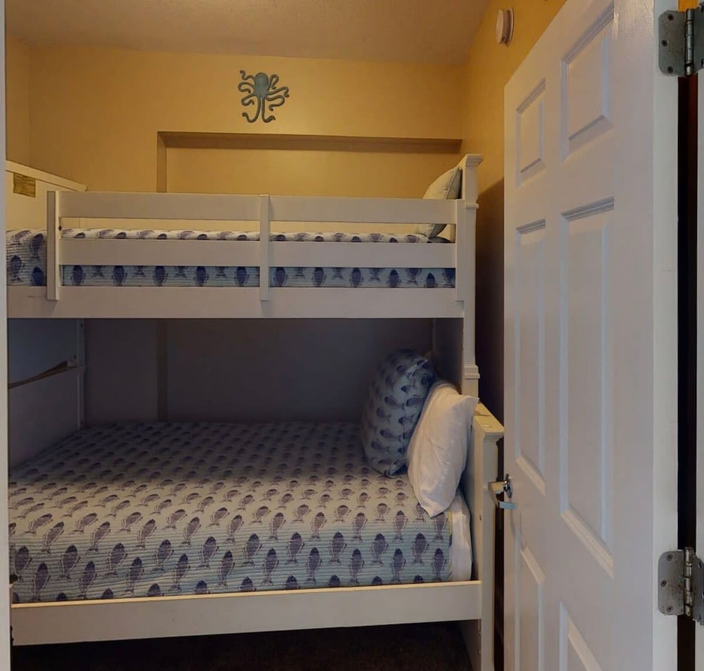 Coastal Condo 807 by Brightwild Beachfront