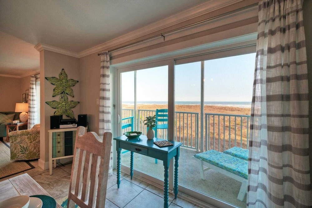 Gulf Views + Pools, Tennis, Pickleball & Beach Access Awesome Beachfront by Avantstay