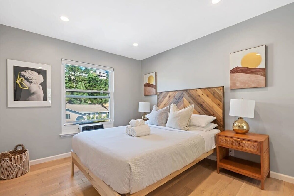 @ Marbella Lane - Chic Abode W/mountain Skyline
