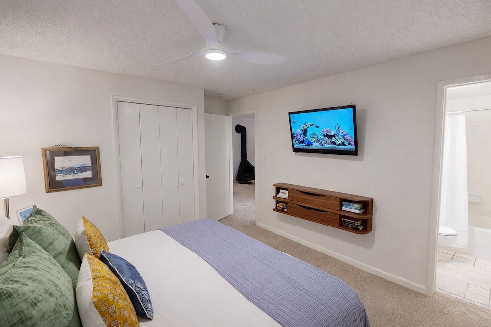 Freshly Updated Condo, Across The Street From The Resort Edel O 2 Bedroom Apts