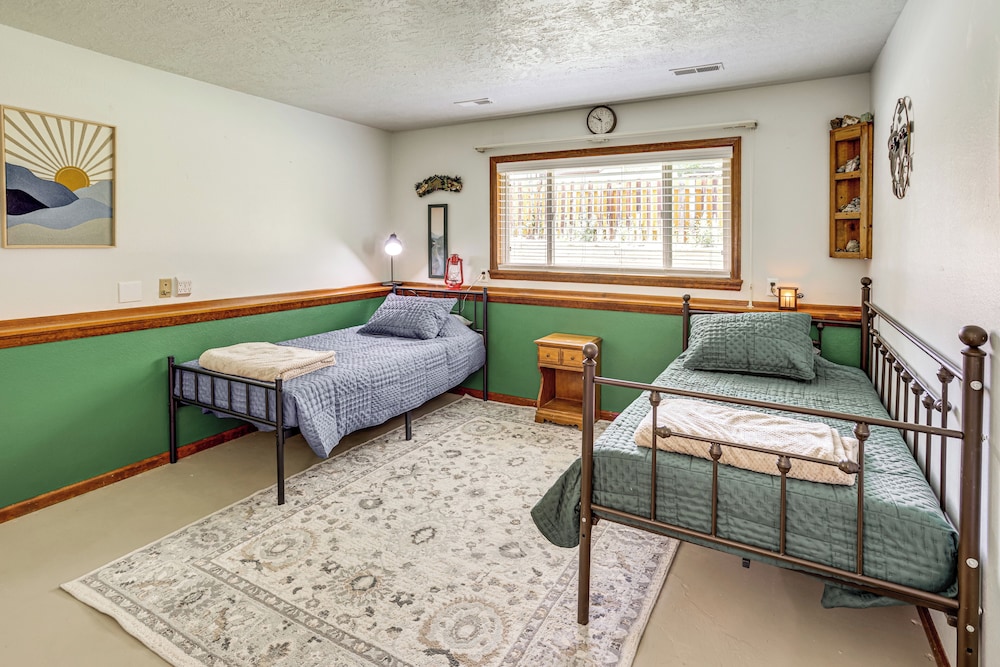 Spacious Rock Springs Stay Near Shops & Dining!